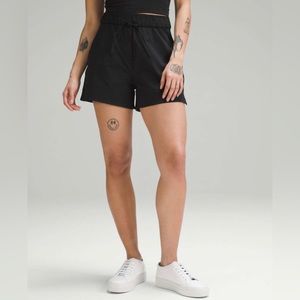 Lululemon Cinchable Waist High Rise Shorts Women's Large Woven 3.5" Hiking Black